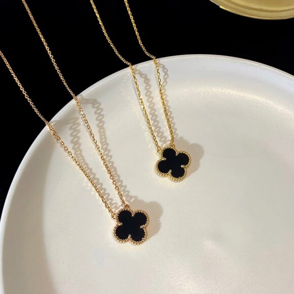 Van Cleef & Arpels four-leaf clover single flower black agate necklace - Picture 1 of 8
